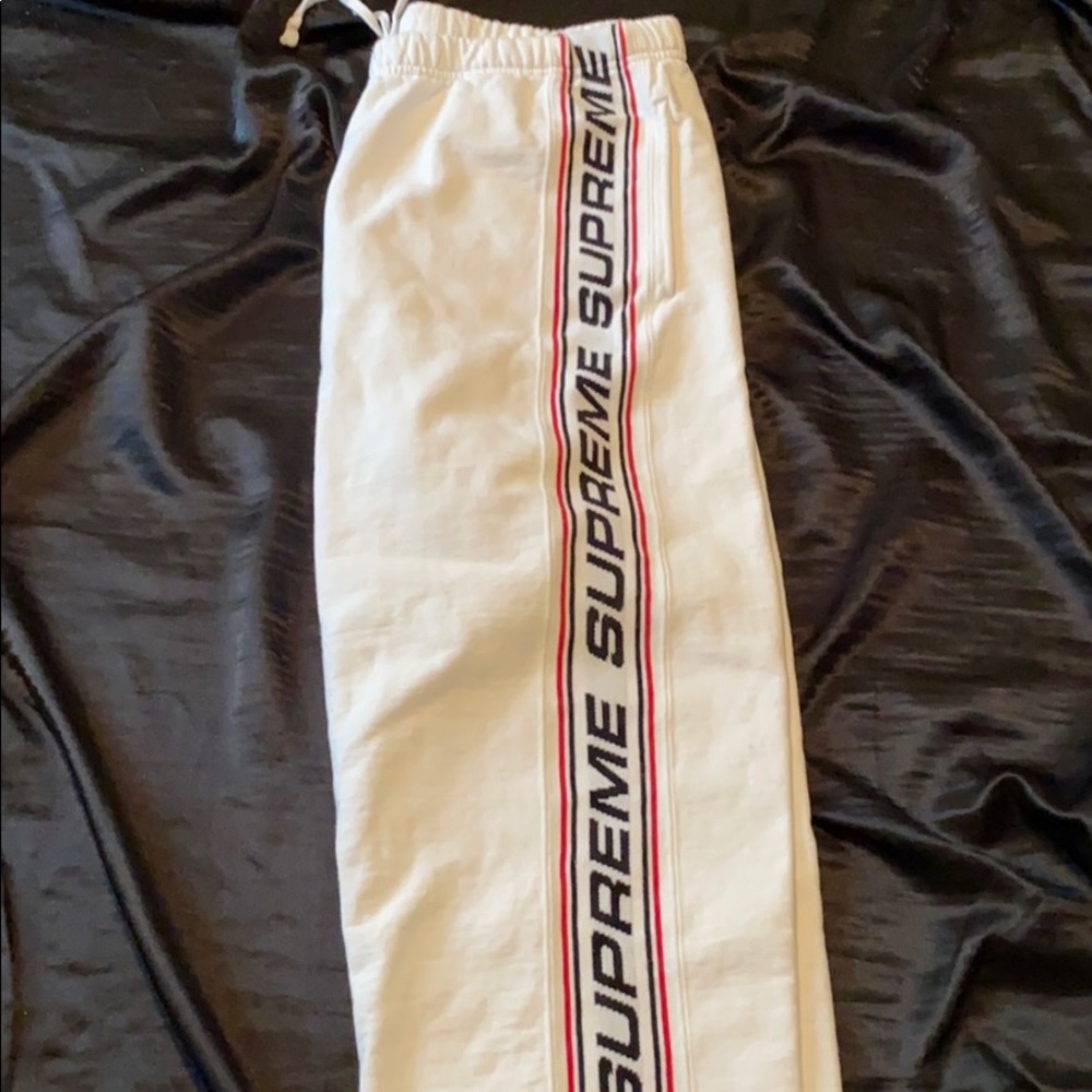 sweatpants: Supreme - Picture 2 of 4
